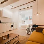 Charming Design Apartment Reina Sofia